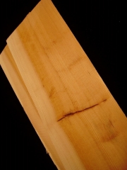 Tonewood - Lute - Liuto - laute 005 Lautenspäne Eibe unrein  65 x 8cm  pro Stück €5,--  Doghe per liuto tasso con nodi  65x 8cm per pezzo €5,--  Lute ribs Yew with knots 65 x8 cm per piece €5,--